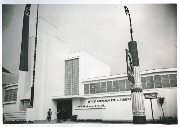 Fiera di Milano - Campionaria 1941 - Padiglione dell'Ufficio germanico per il turismo (ex padiglione della Jugoslavia) - Esterno