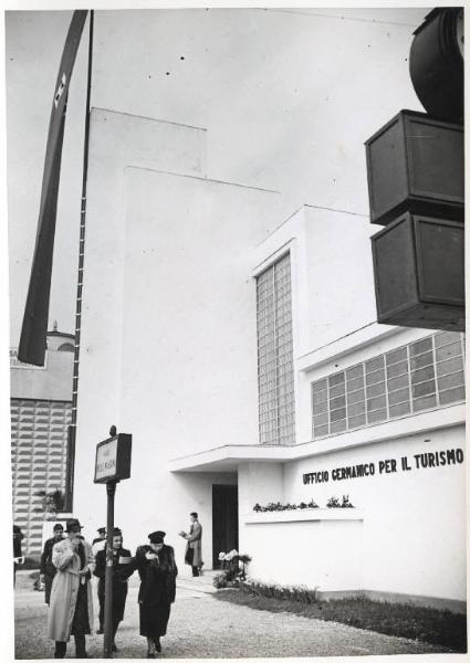 Fiera di Milano - Campionaria 1941 - Padiglione dell'Ufficio germanico per il turismo (ex padiglione della Jugoslavia) - Esterno