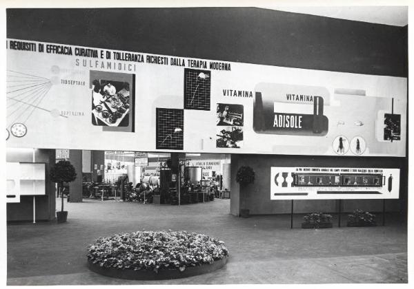 Fiera di Milano - Campionaria 1941 - Padiglione della Mostra della chimica - Sala interna