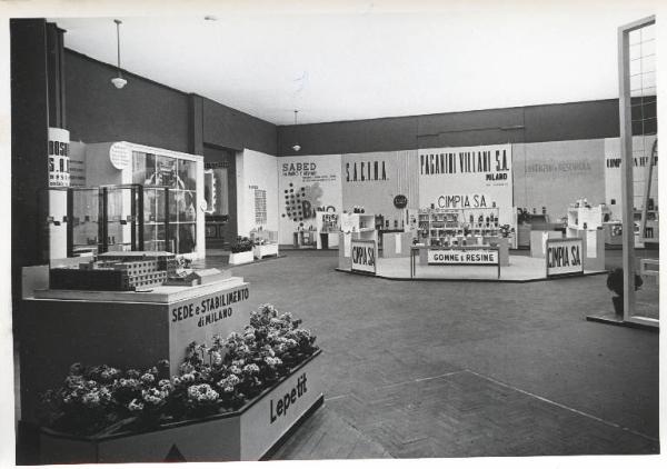 Fiera di Milano - Campionaria 1941 - Padiglione della Mostra della chimica - Sala interna