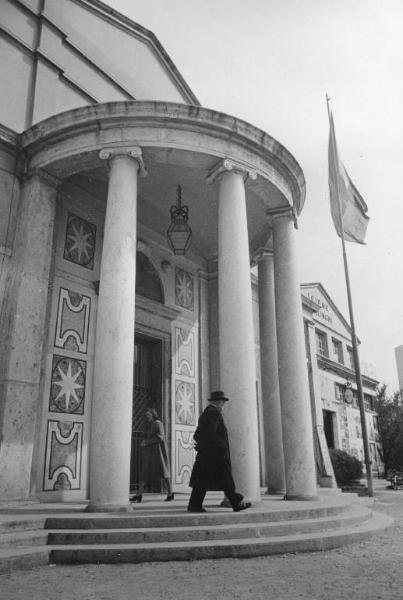 Fiera di Milano - Campionaria 1941 - Padiglione delle cinque gallerie - Entrata