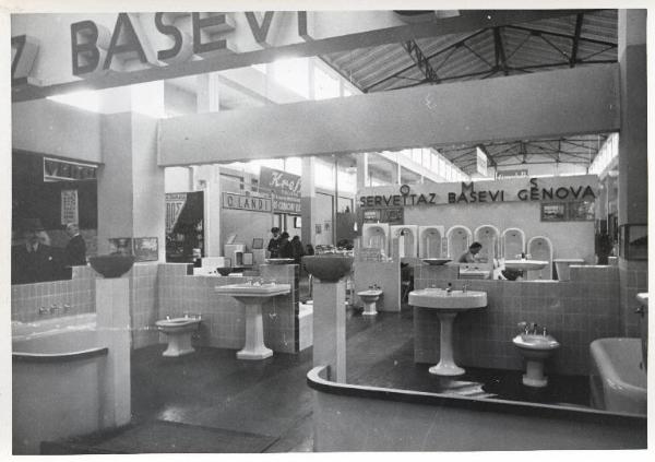 Fiera di Milano - Campionaria 1941 - Padiglione delle cinque gallerie - Stand di arredi per il bagno della ditta OMS-Servettaz Basevi