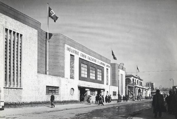 Fiera di Milano - Campionaria 1941 - Padiglione delle industrie del cuoio - Esterno