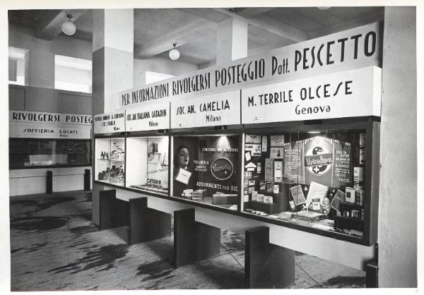 Fiera di Milano - Campionaria 1941 - Padiglione della Mostra medico-sanitaria e accessorio farmaceutica - Stand di prodotti sanitari