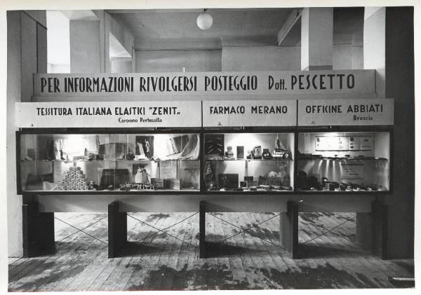 Fiera di Milano - Campionaria 1941 - Padiglione della Mostra medico-sanitaria e accessorio farmaceutica - Stand di prodotti sanitari