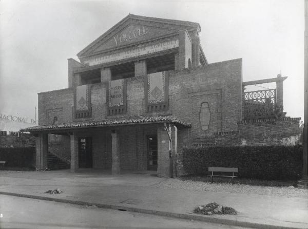 Fiera di Milano - Campionaria 1941 - Padiglione Arnaldo Mussolini (padiglione dell'agricoltura), sede della Mostra dei grassi - Esterno