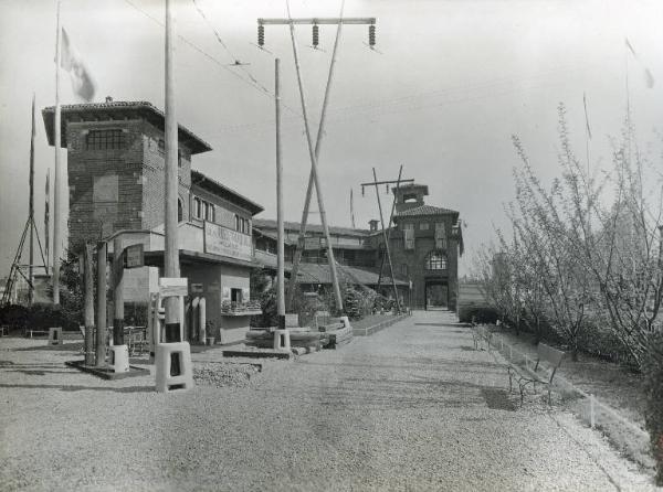 Fiera di Milano - Campionaria 1941 - Padiglione della Soc. An. Rossi Tranquillo e padiglione Arnaldo Mussolini (padiglione dell'agricoltura) - Esterno