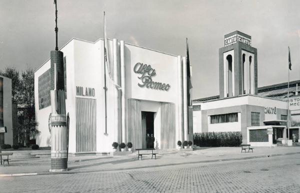 Fiera di Milano - Campionaria 1941 - Padiglione dell'Alfa Romeo e padiglione dei mobili di Cantù - Esterno