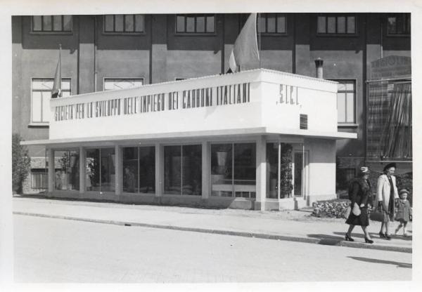 Fiera di Milano - Campionaria 1941 - Padiglione della SICI (Società per lo sviluppo dell'impiego dei carboni italiani) - Esterno