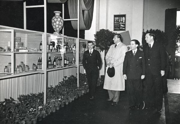 Fiera di Milano - Campionaria 1942 - Visita di Giovanni di Borbone, conte di Barcellona