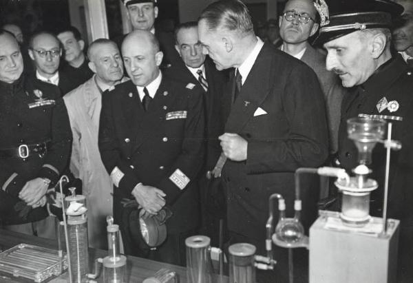 Fiera di Milano - Campionaria 1942 - Visita di personalità in occasione della Giornata germanica