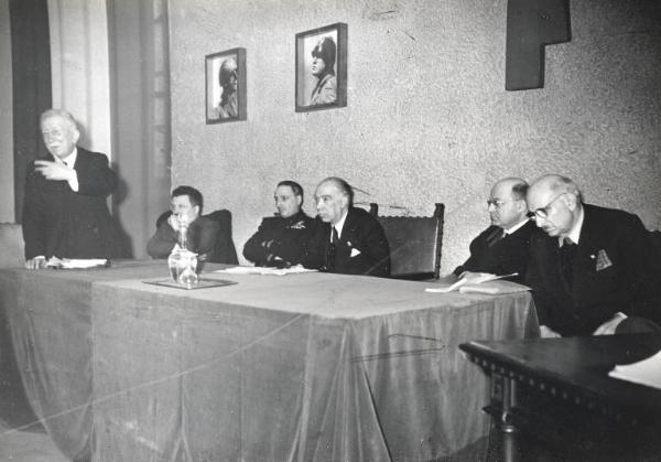 Fiera di Milano - Campionaria 1942 - Conferenza del prof. Piccinini in occasione della giornata medica