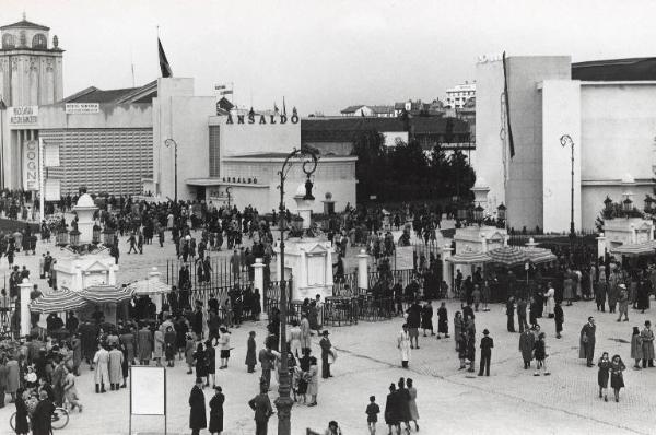 Fiera di Milano - Campionaria 1942 - Entrata di piazza Giulio Cesare