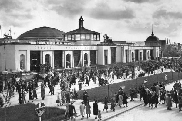 Fiera di Milano - Campionaria 1942 - Viale dell'industria