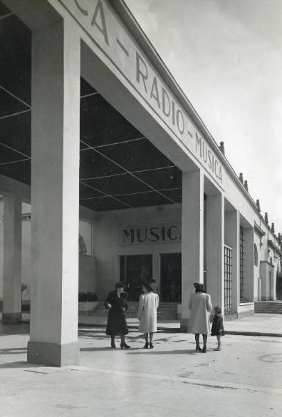 Fiera di Milano - Campionaria 1942 - Padiglione della musica - Entrata