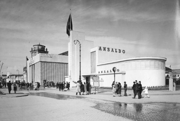 Fiera di Milano - Campionaria 1942 - Viale delle nazioni