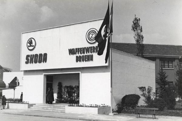 Fiera di Milano - Campionaria 1942 - Padiglione della Skoda - Esterno