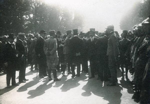 Fiera di Milano - Campionaria 1920 - Visita del conte di Torino Vittorio Emanuele di Savoia e dell'onorevole Mario Cermenati