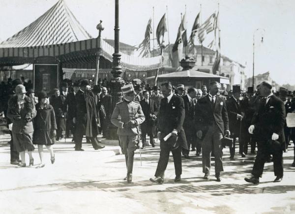 Fiera di Milano - Campionaria 1927 - Visita del duca di Bergamo Adalberto di Savoia