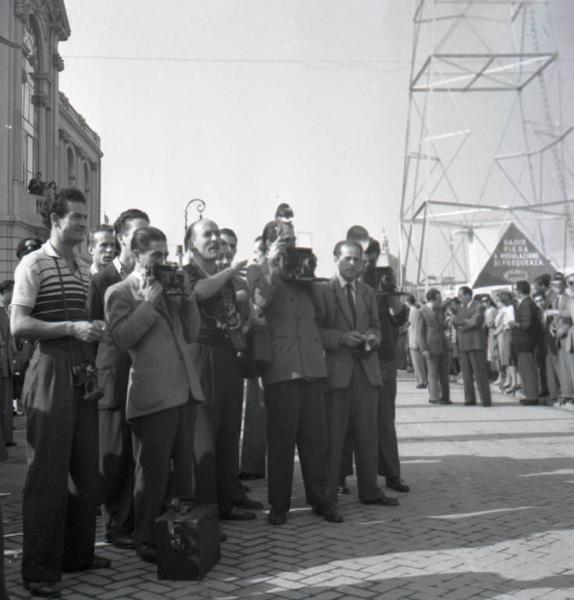 Fiera di Milano - Campionaria 1946 - Visita del presidente della Repubblica Enrico De Nicola in occasione della inaugurazione