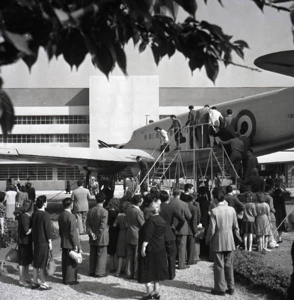 Fiera di Milano - Campionaria 1946 - Area espositiva della Fiat Aviazione