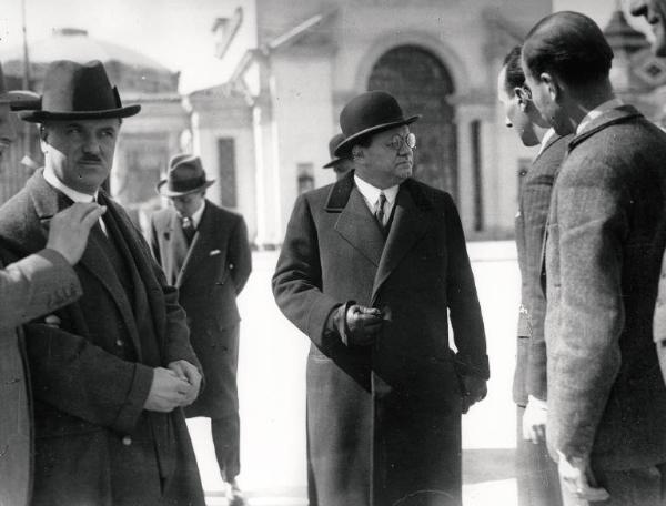 Fiera di Milano - Campionaria 1929 - Visita di Arnaldo Mussolini con un gruppo di giornalisti alla vigilia dell'apertura