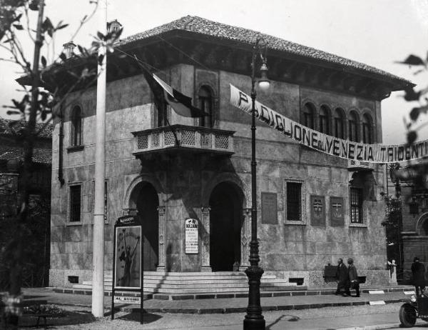 Fiera di Milano - Campionaria 1929 - Padiglione del Trentino - Esterno