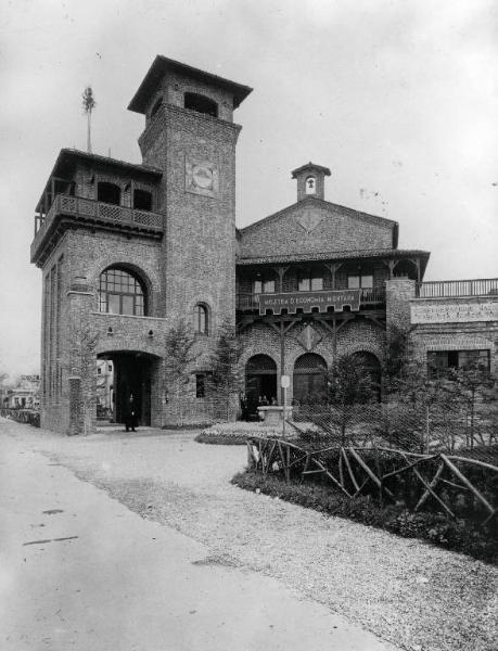 Fiera di Milano - Campionaria 1929 - Padiglione dell'agricoltura, sede della Mostra dell'economia montana - Esterno
