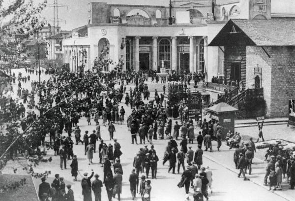 Fiera di Milano - Campionaria 1929 - Viale dell'industria