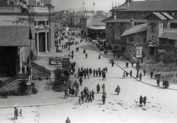 Fiera di Milano - Campionaria 1929 - Viale dell'industria