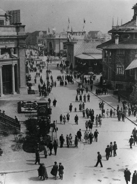 Fiera di Milano - Campionaria 1929 - Viale dell'industria