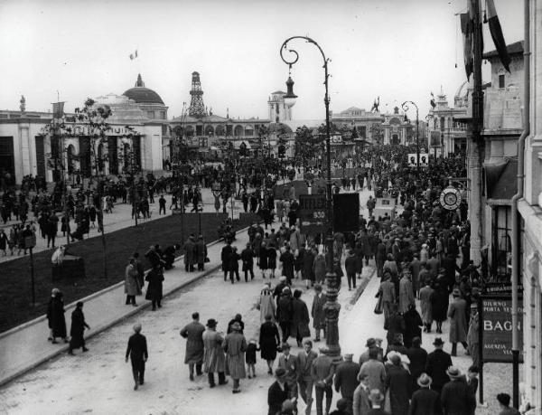 Fiera di Milano - Campionaria 1929 - Viale dell'industria