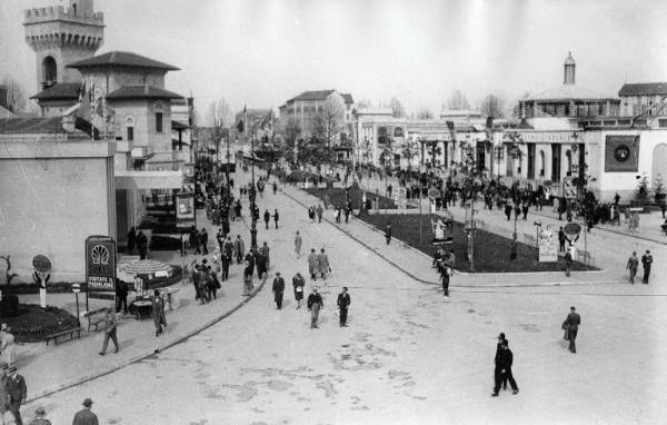 Fiera di Milano - Campionaria 1929 - Viale dell'industria