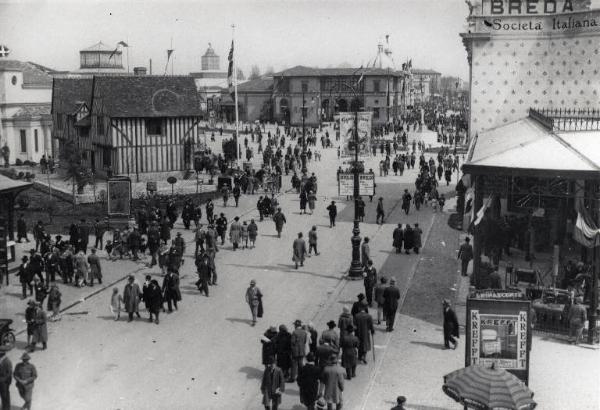 Fiera di Milano - Campionaria 1929 - Viale dell'industria