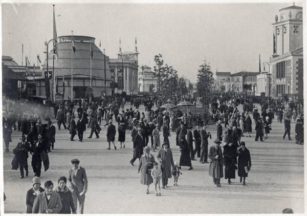 Fiera di Milano - Campionaria 1929 - Viale delle nazioni