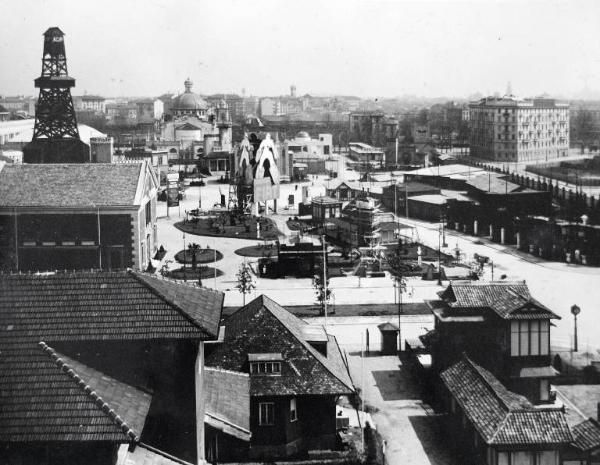 Fiera di Milano - Campionaria 1930 - Area del primo tratto del viale delle nazioni - Veduta dall'alto