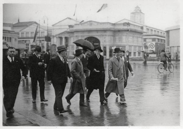 Fiera di Milano - Campionaria 1930 - Visita del ministro dei lavori pubblici Araldo di Crollalanza