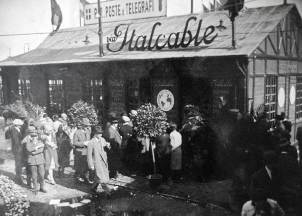 Fiera di Milano - Campionaria 1930 - Edificio delle poste e telegrafi - Esterno