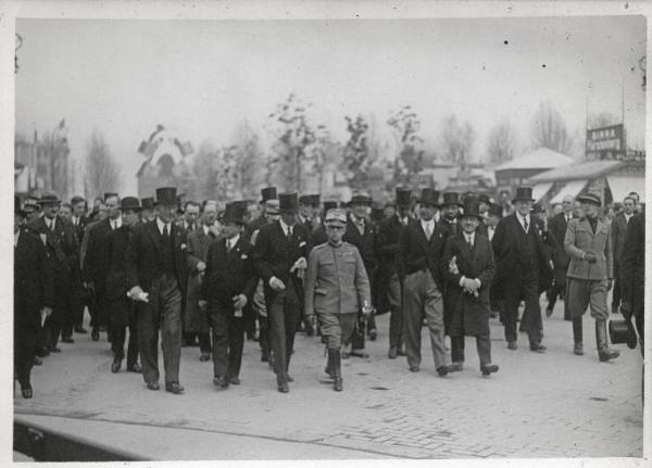 Fiera di Milano - Campionaria 1930 - Visita del Re Vittorio Emanuele III