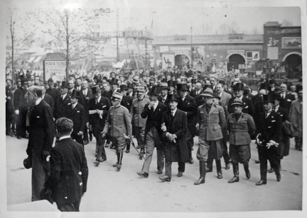 Fiera di Milano - Campionaria 1930 - Visita del Re Vittorio Emanuele III