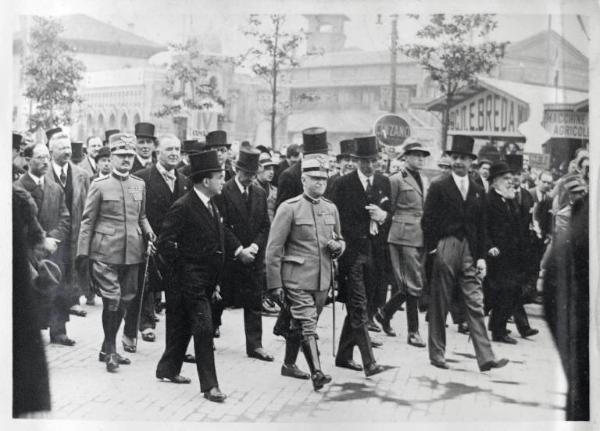 Fiera di Milano - Campionaria 1930 - Visita del Re Vittorio Emanuele III