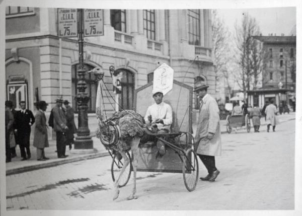 Fiera di Milano - Campionaria 1930 - Pubblicità mobile della Magnesia San Pellegrino della ditta E. Granelli & C.