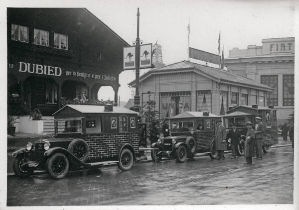 Fiera di Milano - Campionaria 1930 - Autoveicoli pubblicitari della Dubied