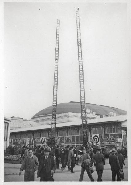 Fiera di Milano - Campionaria 1930 - Scale industriali