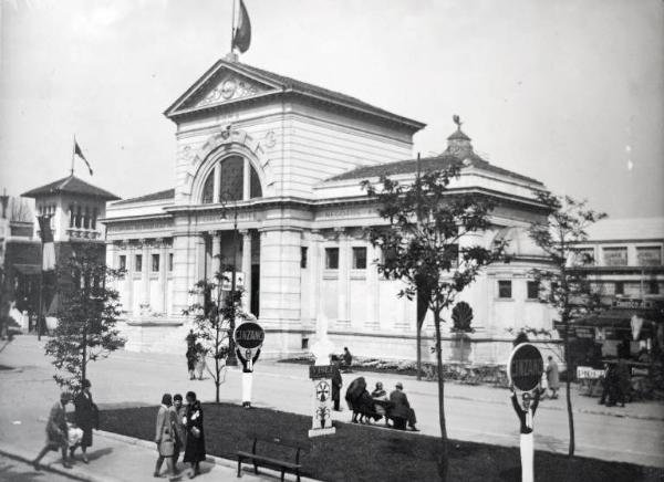 Fiera di Milano - Campionaria 1930 - Padiglione di Roma - Esterno