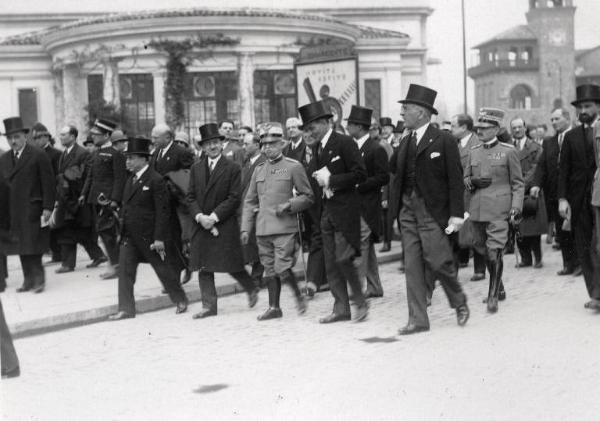 Fiera di Milano - Campionaria 1930 - Visita del Re Vittorio Emanuele III