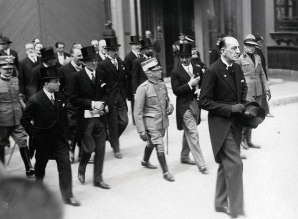 Fiera di Milano - Campionaria 1930 - Visita del Re Vittorio Emanuele III