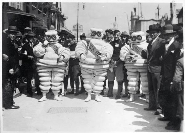 Fiera di Milano - Campionaria 1930 - Pubblicità della Michelin