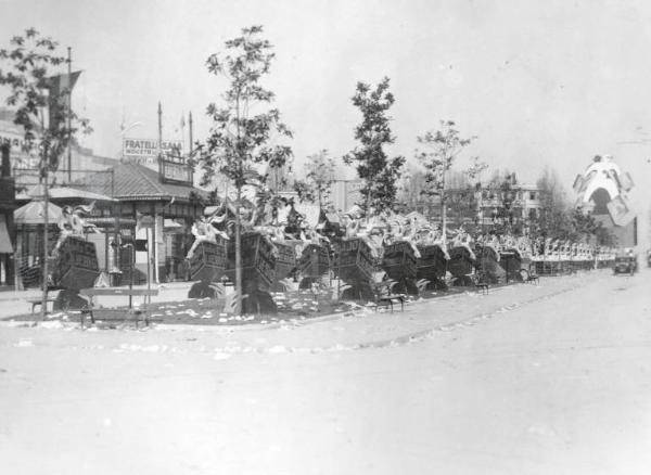 Fiera di Milano - Campionaria 1930 - Installazioni pubblicitarie del dado Liebig