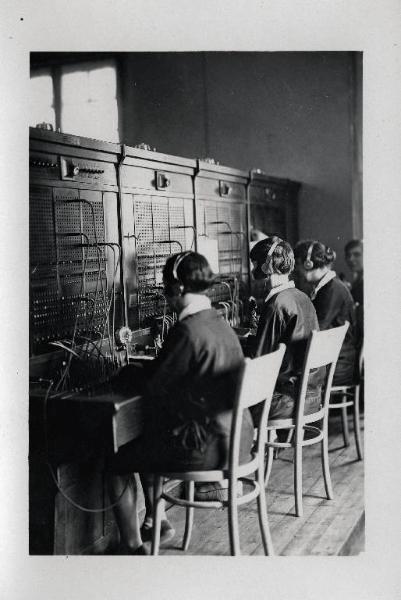 Fiera di Milano - Campionaria 1928 - Telegrafiste in servizio